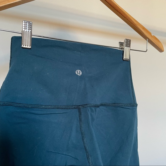 Lululemon Wonder Under (Ultra High Rise) Tight in Capri Blue - Picture 2 of 4